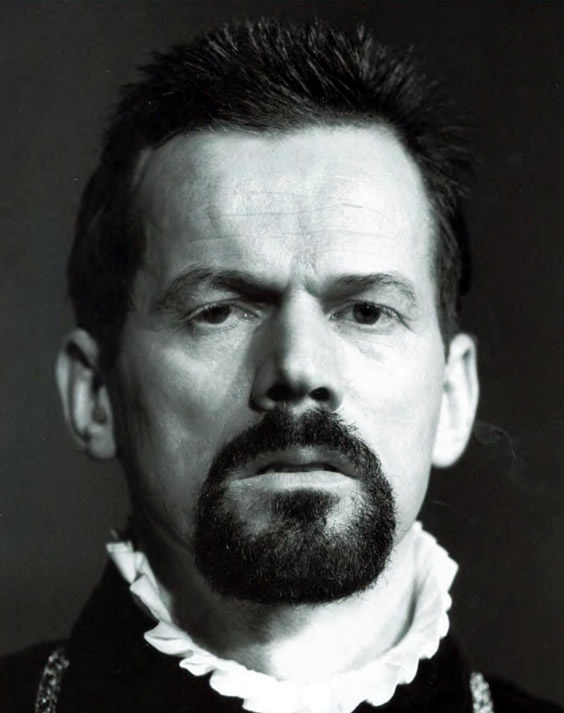 René Peier als Herzog von Alba, in ‘Don Carlos’ , 1998 – 1999: Theatergastspiele Kempf, München, Tournee